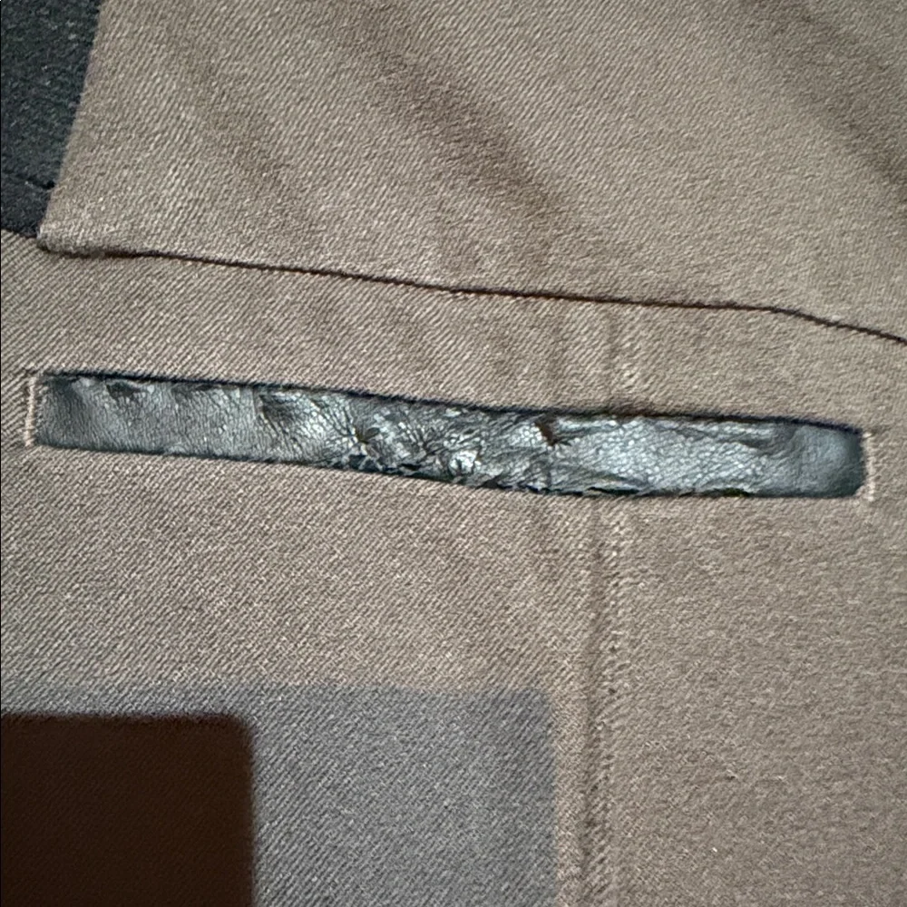 SPANX Dark  Leggings - Picture 3 of 5